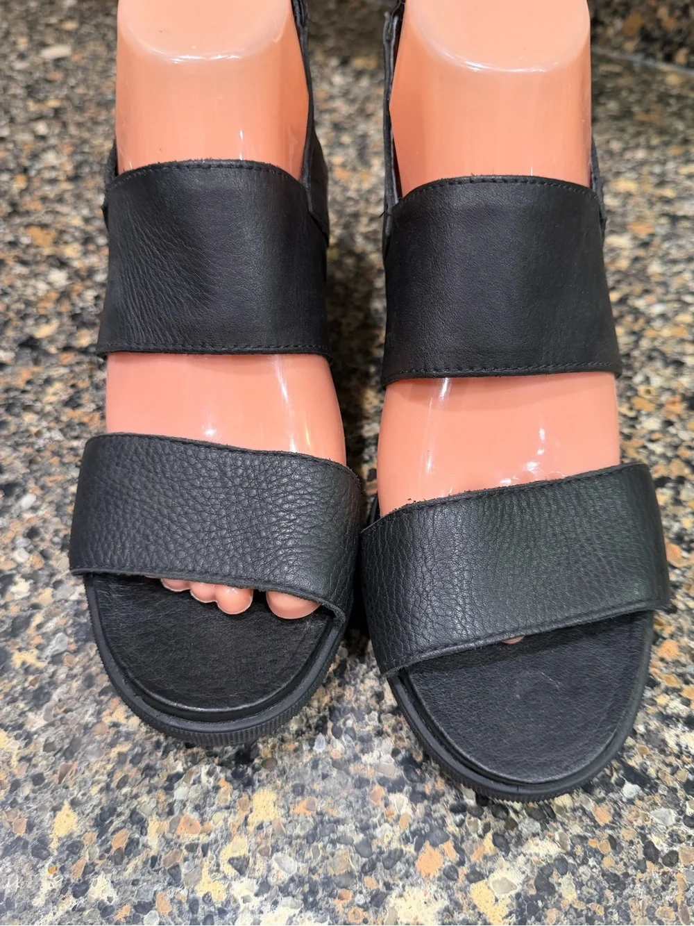 Women's sorel joanie Black Leather Wedge Sandal 8.5
